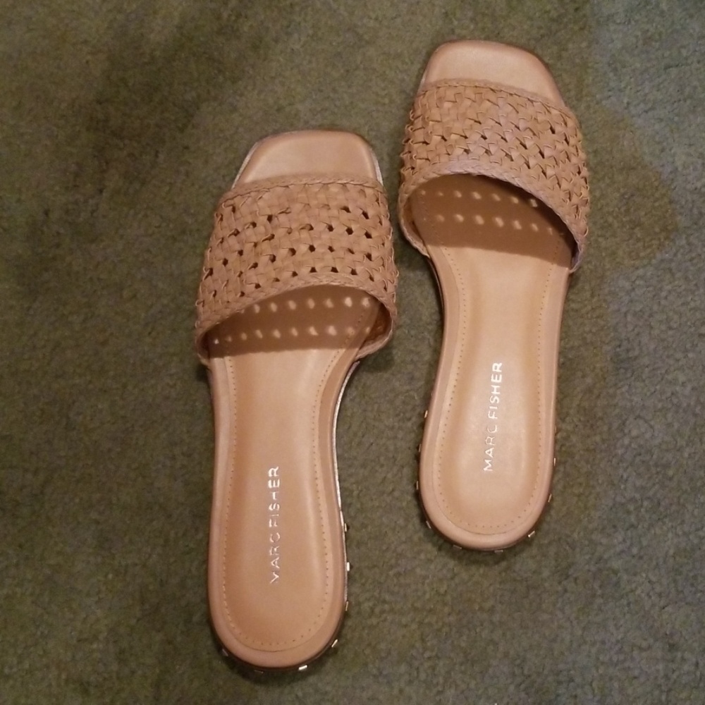 Marc Fisher flats